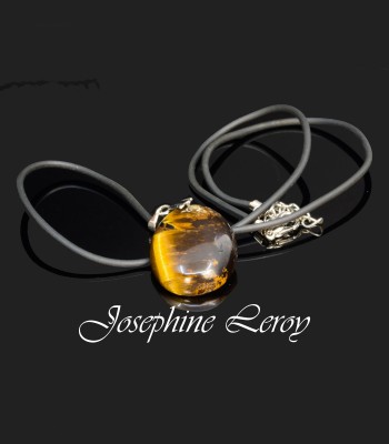 Tiger's eye elliptical pendant